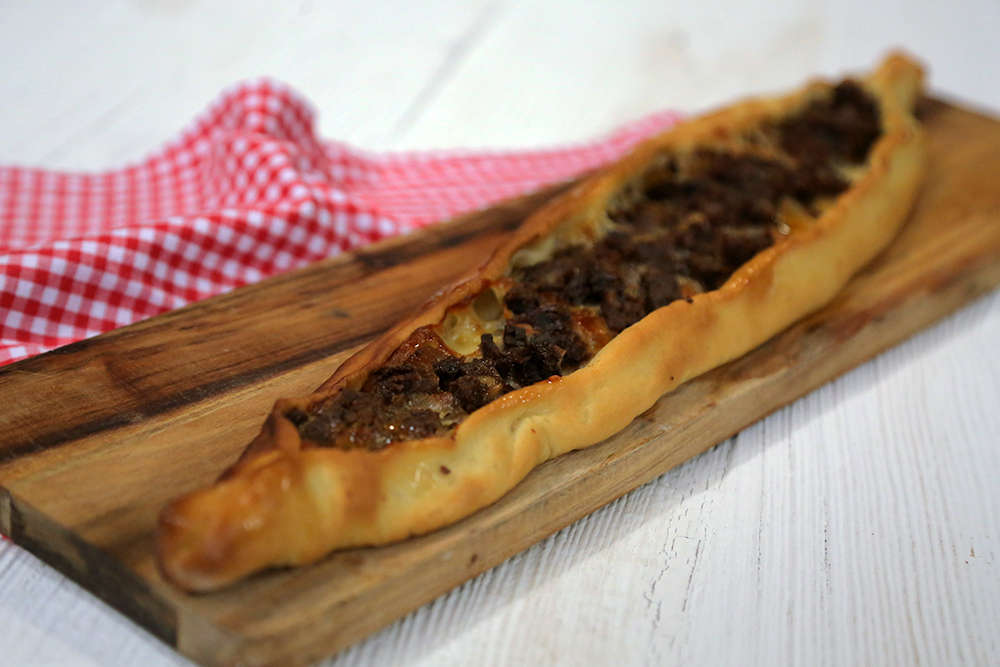 kavurmali-pide.jpg