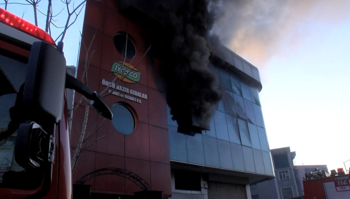 Bayrampaşa'da hazır gıda üretim tesisinde yangın