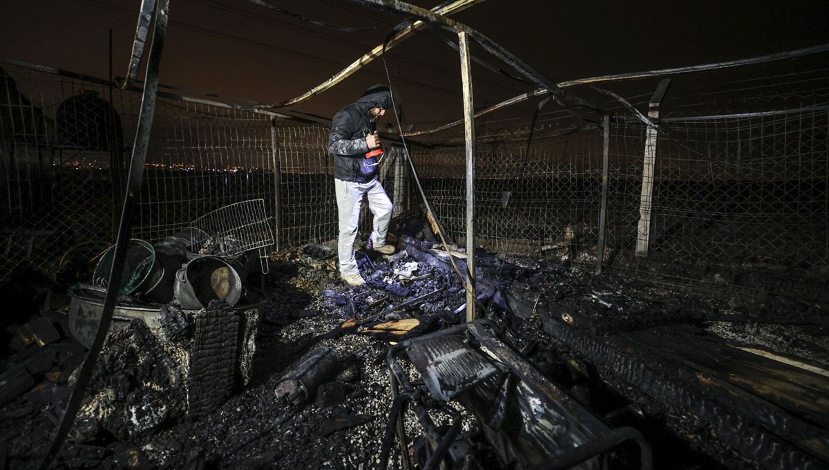 Başkentte sokak hayvanlarına ait barınak yandı