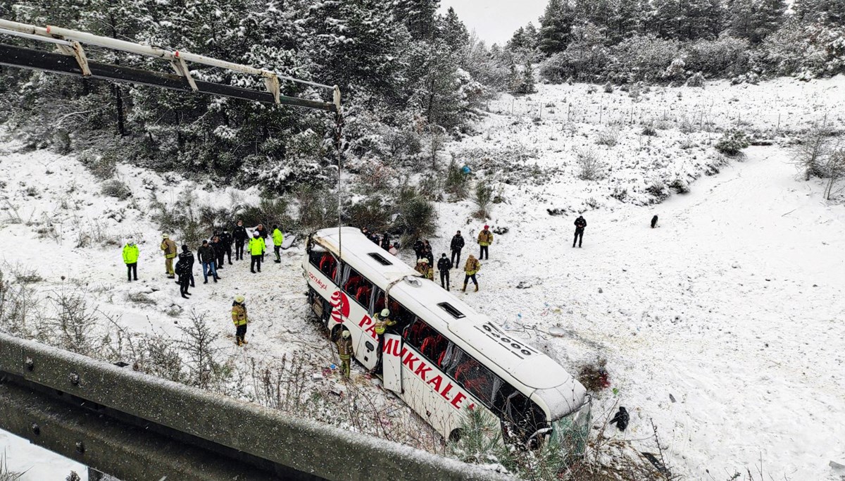 İstanbul'da yolcu otobüsü şarampole yuvarlandı: 3 ölü, 18 yaralı